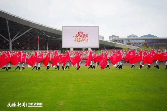 ;一个人又要上班，又要照顾生病的他的两头奔波，;一起挤过地下室，一起吃几块钱的泡面却满满幸福的同甘共苦，;没忍受住漂泊之苦回了家，留他独自在异乡打拼的遗憾歉疚……影片描摹的真实而美好的爱情，在戳心之余，也令不少网友表示看后;重新相信了爱情，想在这个寒冬找个依靠